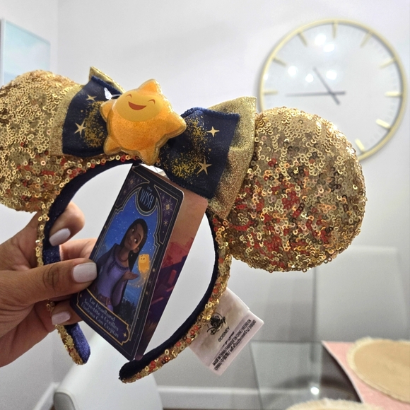 Disney Parks 2023 Wish Movie Sequin Bow Mickey Minnie Mouse Ear Headband… - Picture 2 of 3